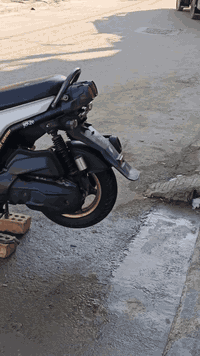 دراجة سكنس چبلي صارلي شهر من نزلتها من الرمبه شرط اوراق معرض كفاله عامه من كلشي السعر1350 بيها مجال بسيط حك الجيه للاستفسار *********** 👋🏴‍☠️
