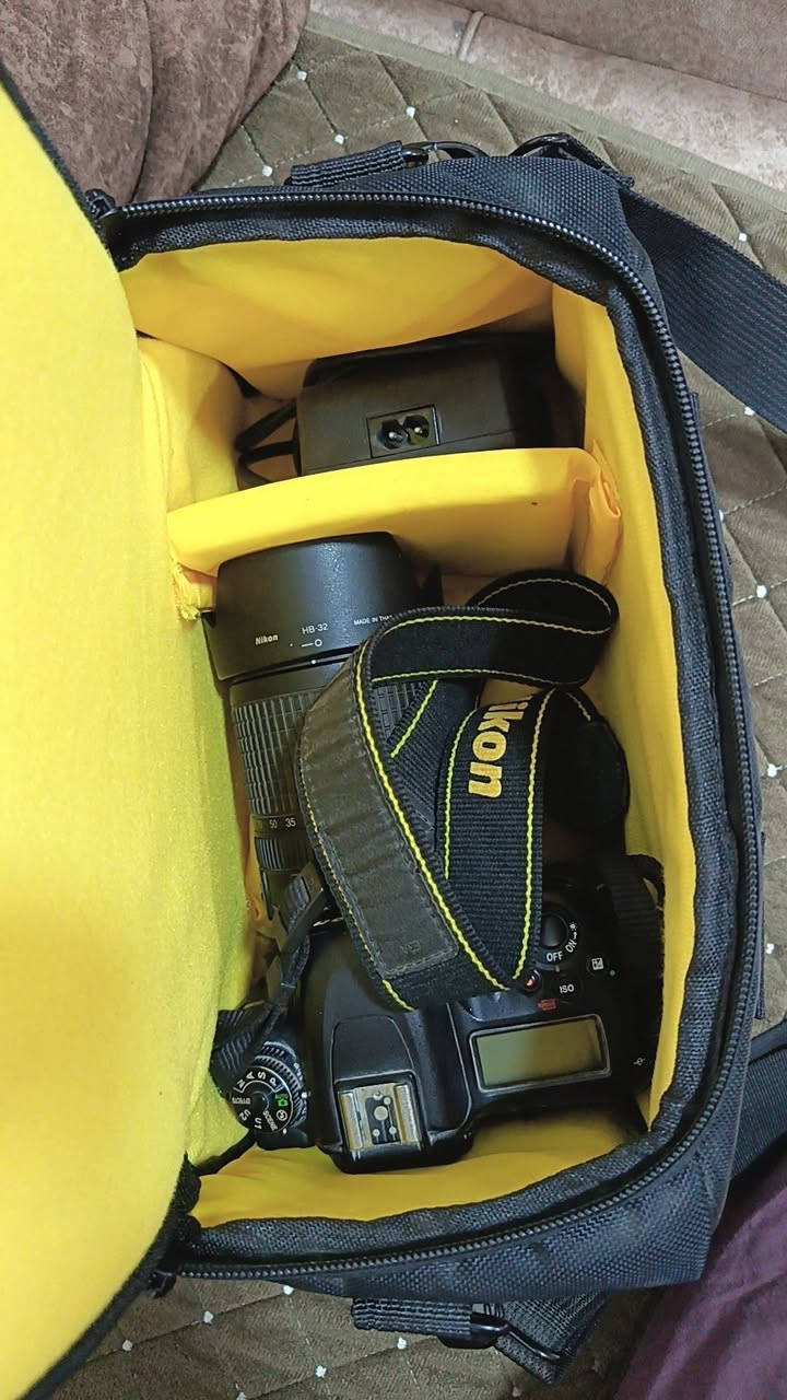 كاميرا 
📸 للبيع Nikon 
R 32
750D • نظيفة 99%
 ✨
 • ويّاها كل الملحقات الأصلية 🎒
 • صور فورية بحجم كبير ومميز 🖼️
 • مناسبة للرحلات، الحفلات، والذكريات ❤️
مع جميع ملحقاتها والجنطه 
السعر  
مليون 100 وبيه مجال


**إذا كنت صاحب هذا الإعلان وتريد حذفه لأي سبب، رجاءا أرسل رسالة إلى الدعم الفني**