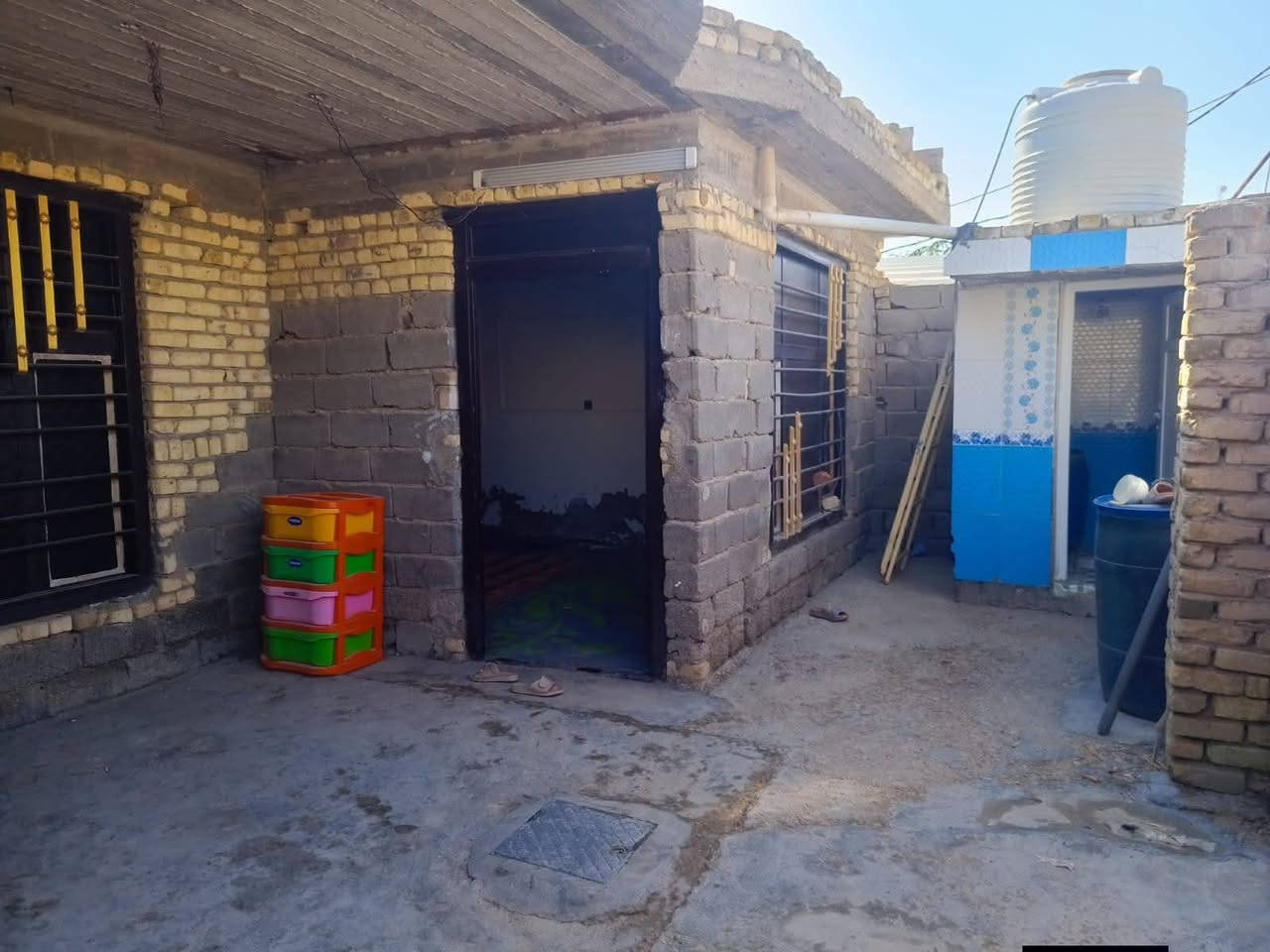 بيت البيع كوت حي الحكيم شارع سكله الوادي
مساحه 220 غرفتين وصاله ومطبخ حار بارد ستقبال صحيات داخليه خارجيه مرقم من قسم البلديه سعر 35بي مجال
ستفسار خاص


**إذا كنت صاحب هذا الإعلان وتريد حذفه لأي سبب، رجاءا أرسل رسالة إلى الدعم الفني**