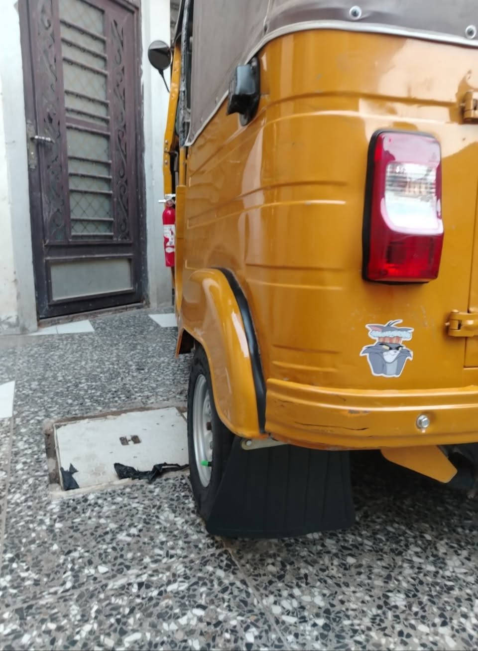 السلام عليكم تكتك ١٩يوم واحد وتصير ٢٠ يعني داخله بل ٢٠ كامله وجهازه لا ضربه َلا صبغ فقط دوس مكينه اكسل كفاله تكتك كهربائيات دبلات تخم تاير جبلي كلشي جاهزه علئ اخر حبايه عنوان العبيدي ***********
