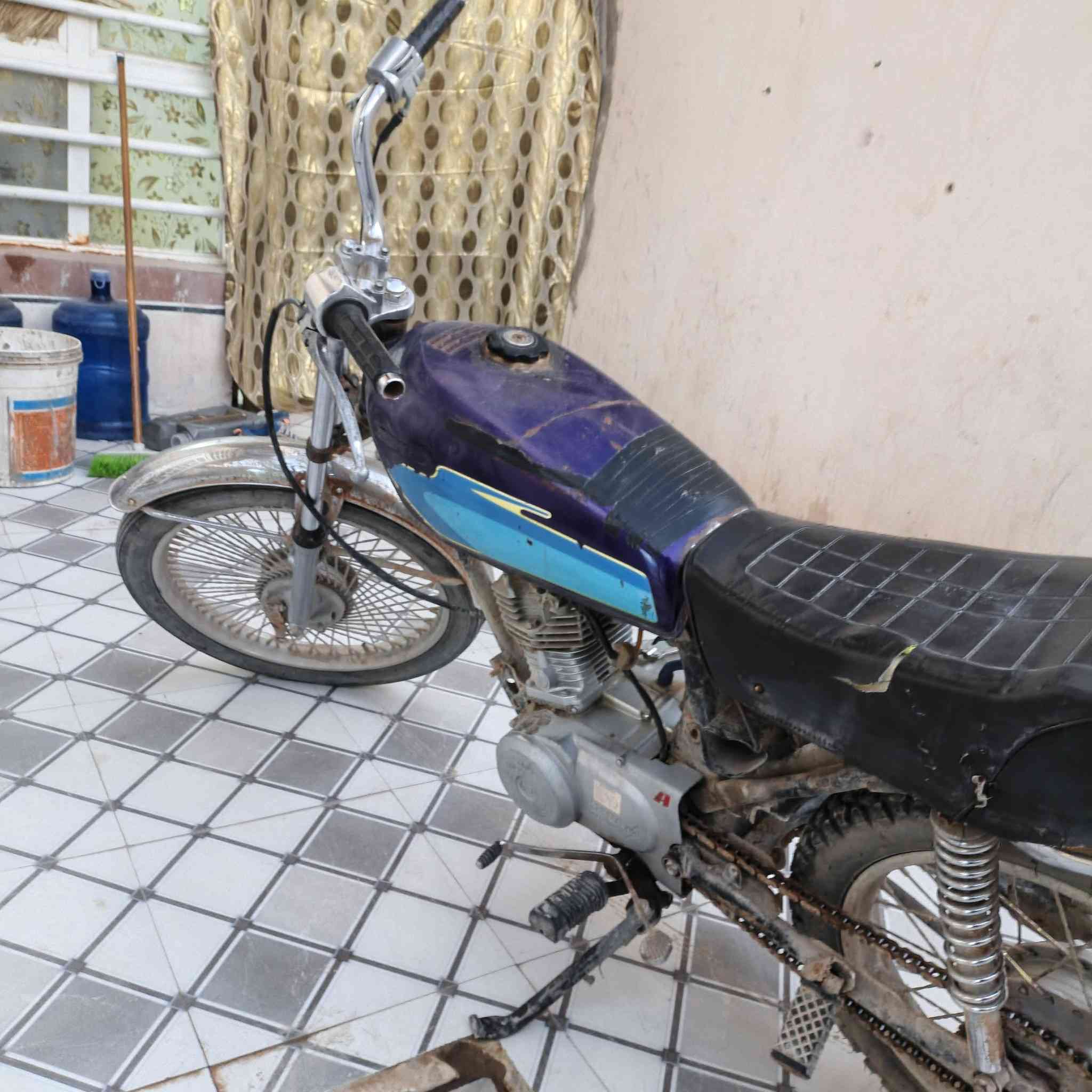 اربعه كير. كلك. للبيع. مكفوله من سرقه
250. بيها ماجل بسيط. 
***********
