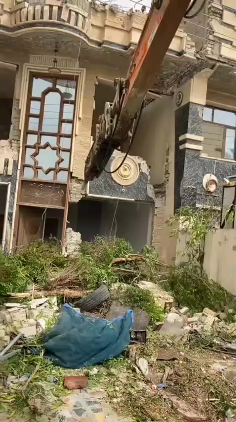 السلام عليكم يوجد لدينا كادر تفليش البيوت وتگشير الجذران و قلع الراضي كافة أنواع التفليش بانسب السعار بغداد فقط ***********
