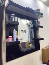 مرايا للبيع مستعمل نضفيه السعر خاص الرقم 07745946370