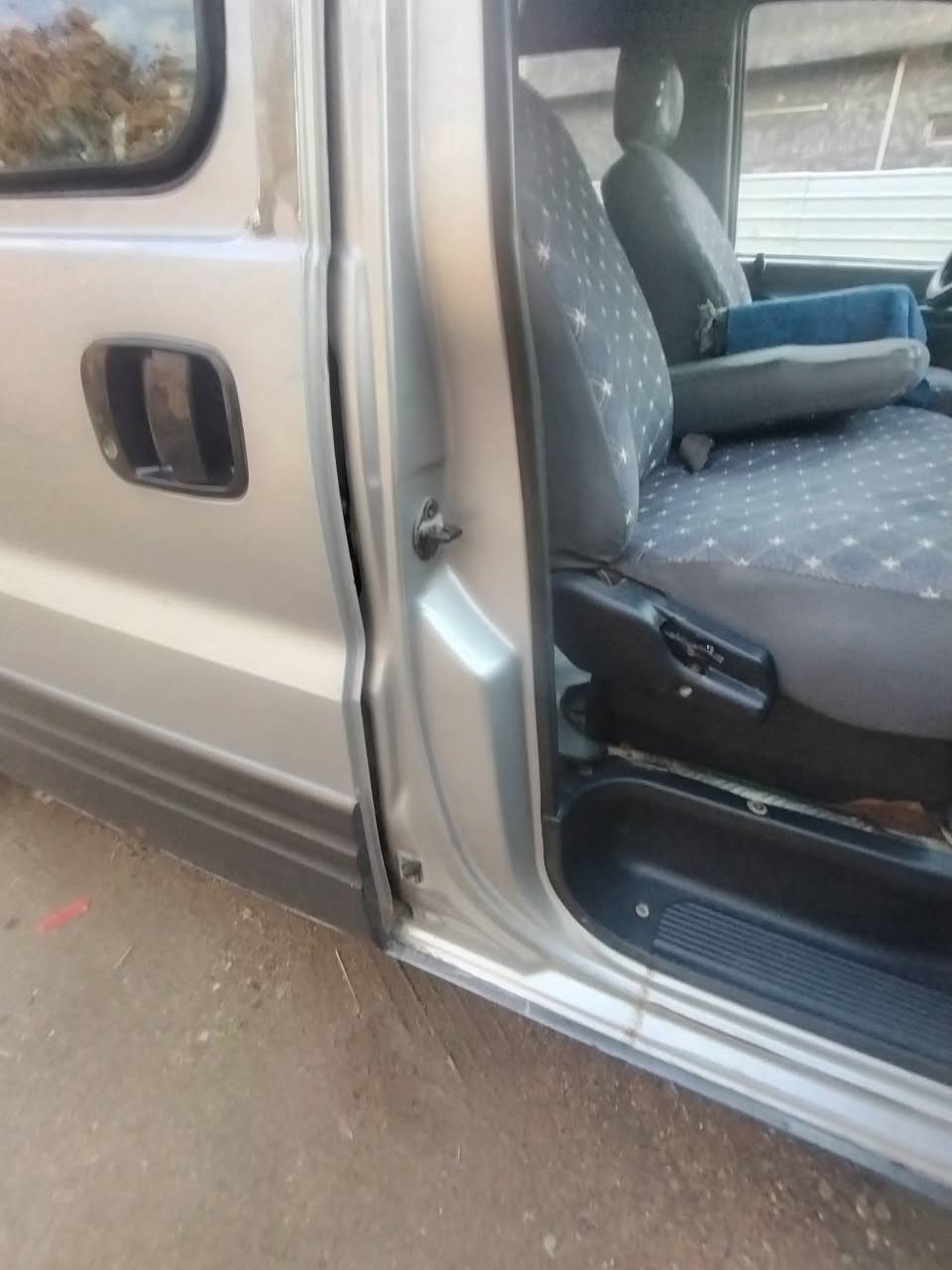 سلام عليكم ستاركس مفتوحه كير عادي محرك وكير ومكفوله تخم تاير مكفول من صبغ وضرب ***********///***********
