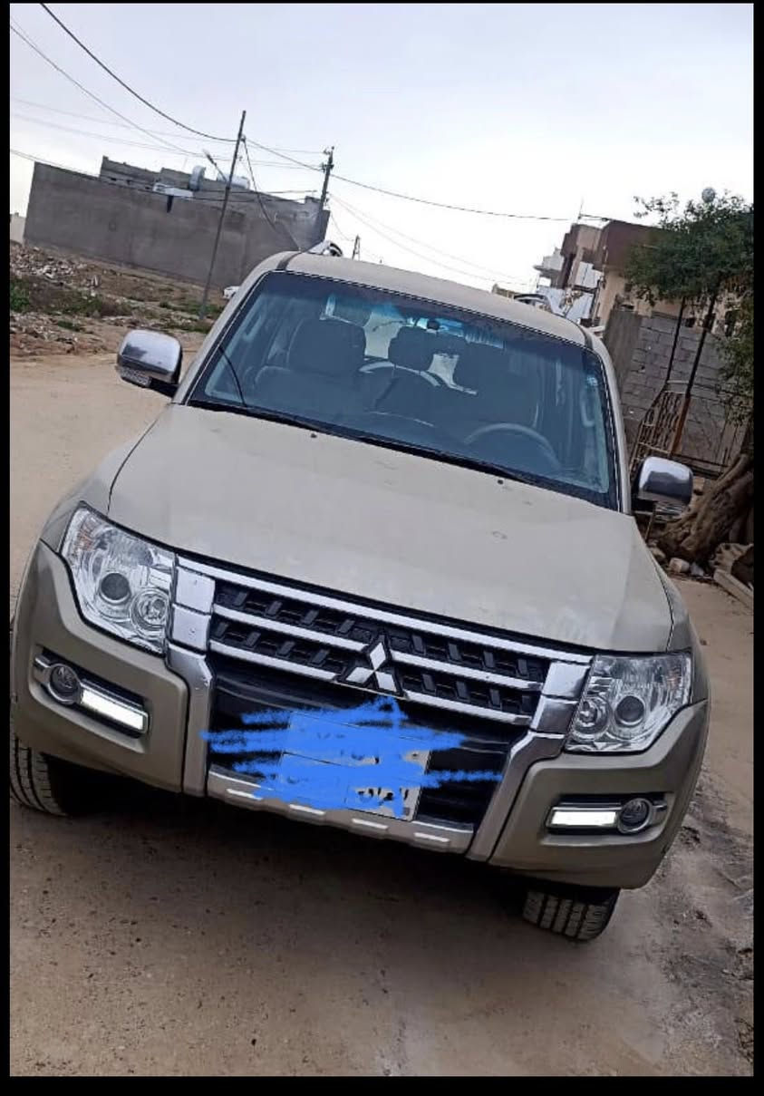 سلام عليكم  باجيرو خليجي  موصفات GLX. محركه 3500 سيار خالي من صبغ وتعديلموصفات  معرو ف. 4*4
 تبريد مركزي  ثلاث قطع    رقم شيمالي مكان سيار كركوك سعر 154 وبي مجال
***********
