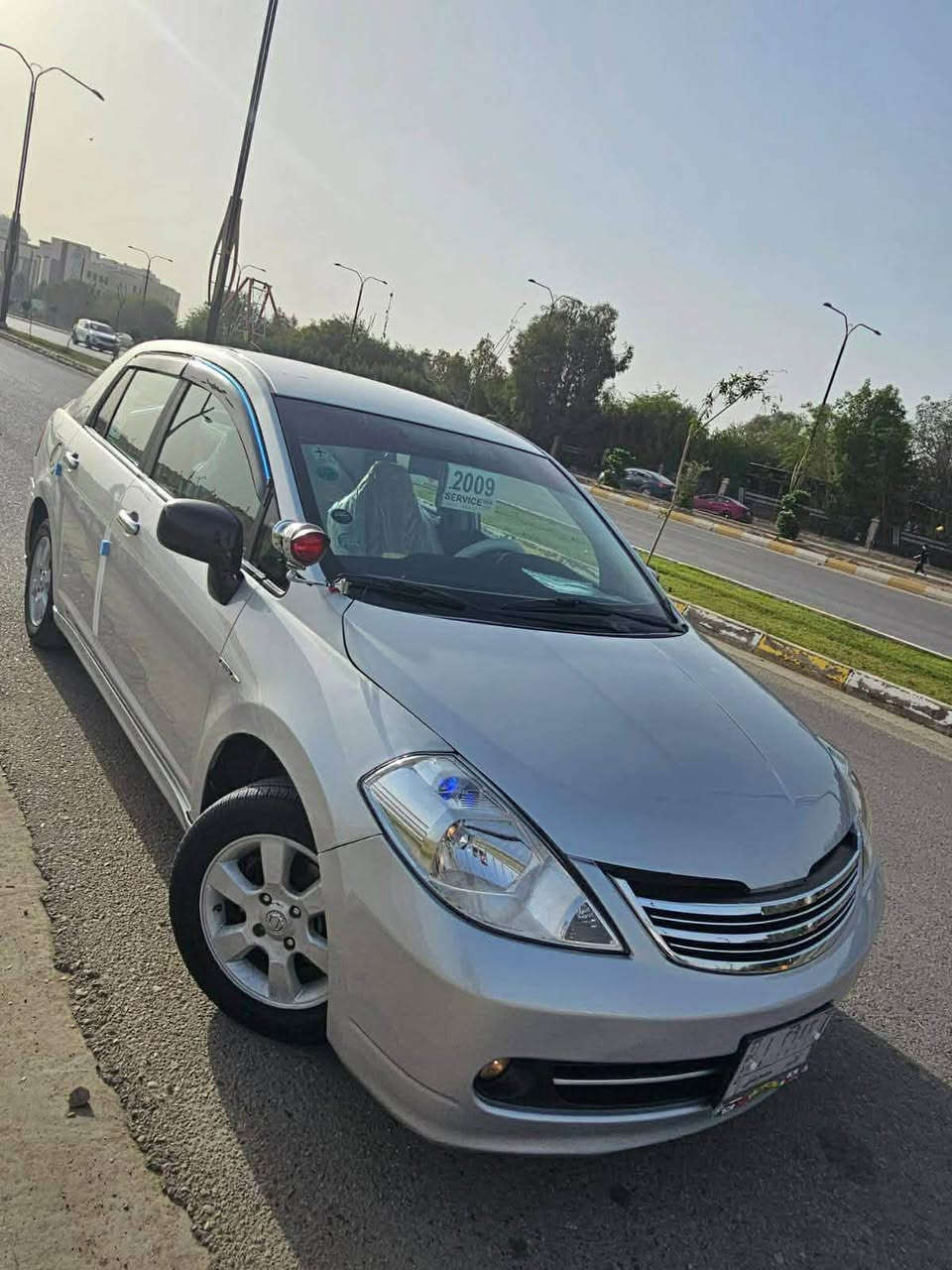 السلام عليكم 
ڤيرسا 2009 كير عادي⚠️ 
كير عادي !!!! 
السياره مابيها أي نواقص كاملة من كلشيء 
تبريد ثلج تايرات امامي جديدة دهن جديد 
مكينة 1600
السياره خير من الله مال جناي ومامتعوبة 
بيها الجاملغ شوية طخة ورجعته بارد 
عنوان الفلوجة سعر 70 واتساب *********** 
اتصال ***********
