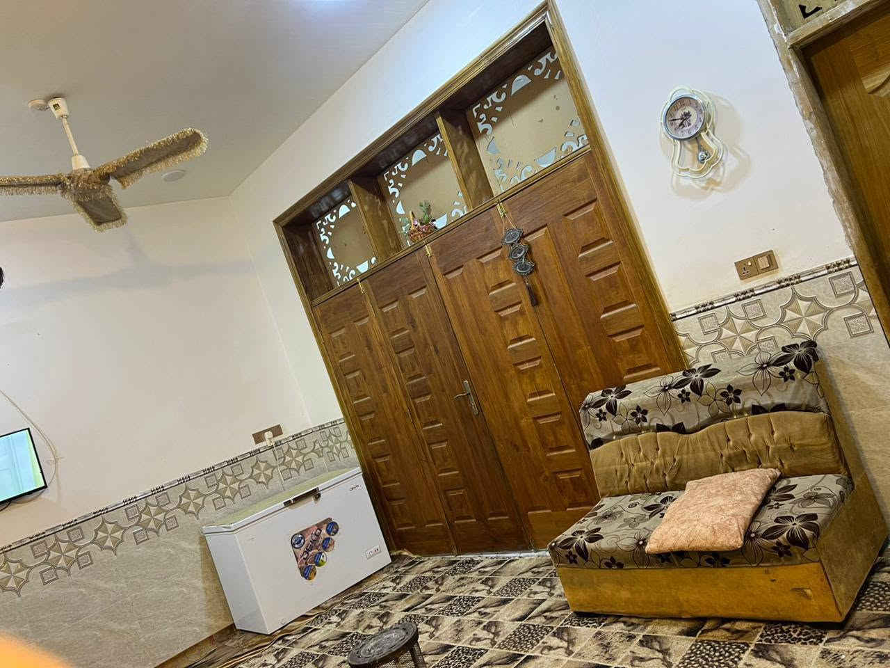سلام عليكم
بيت للبيع مساحه 150 طابو زراعي 
شارع تبليط مي كهرباء متوفر عنوان بدأت زور من جهت الوكيل علي حاتم ستفسار ‏‪***********‬‏
