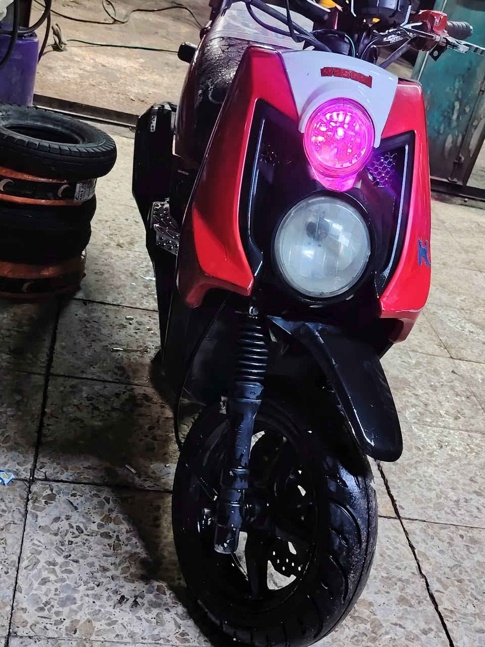 سلام عليكم دراجة سكنس جبلي نضيفة محرك مكفول كفرات مختمة ناقصها فيت بم بريك خلفي وقمجي عداد ***********
