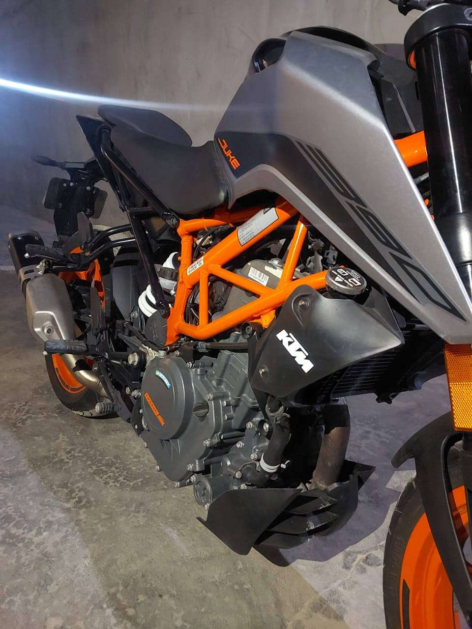 KTM 390cc
عدد الاسطوانات 1 

عدد الدورات بالدقيقه 7000 الف دوره 

ناقل الحركة 6 

نظام التبريد مائي 

سعه الخزان 14,5

نظام الوقود حقن الكتروني 

الوزن 175 kg

نظام ABS Supermoto ABS

سعر الدراجه 6وربع  ملاين 625000000

ماشيه 3000فقط 

رقم للستفسار ***********

مرقم بغداد تحويل ثاني يوم
