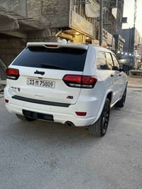 للبيع جيب موديل ٢١ بلاك توب فول مواصفات فتحه ماشيه ٣٦ الف كيلو وليس مي...