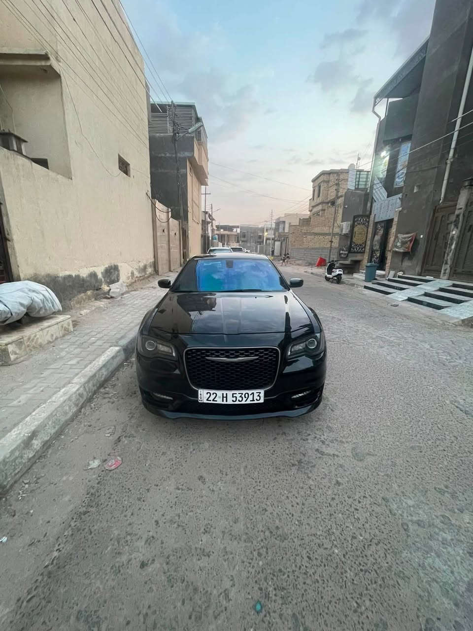 كرايسلر 300S Gold .
الموديل : 2018  . 
المحرك : V6 
كلين تايتل وارد كندي .
رقم اربيل بأسمي سنوية نافذة حتى 2029
* بانوراما 
* حساسات امامية . و خلفية
* مصابيح امامية زنون مع LED . عدسه متحركه 
* ويل 20 بلادي ذهبي  . 
* شاشه كبيرة مع نظام ملاحة نفكيشن GPS .
* مقاعد أمامية كهربائية عدد 2 . 
* كشنات جلد بلادي اسود تطريز خيط ذهبي 
* مقاعد أمامية تدفئة و مقاعد خلفية تدفئة . 
* مرايا متحسسة للاضاءة العالية .
* سياقه ذاتية 
*تشغيل عن بعد 
وبعد مواصفات ما ذكرتهن 
بالاضافه تخم تاير جديد

مكان السياره  البصرة
***********

