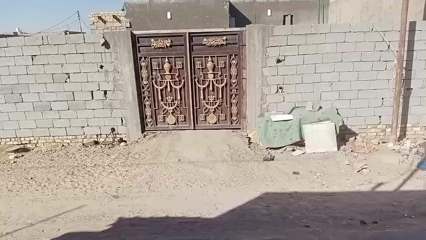 السلام عليكم بيت للبيع بل السدناويه العصوم ٢٣٠متر غرفتين وصاله ومطبخ وصحيات عوزه نواقص بسيطه متوفر كافت الخدمات للاتصال ***********
