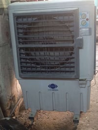 مبرده للبيع نظيفه ع فحص ب 85الف مكاني المعامل  تصال + وتساب 0775090623...