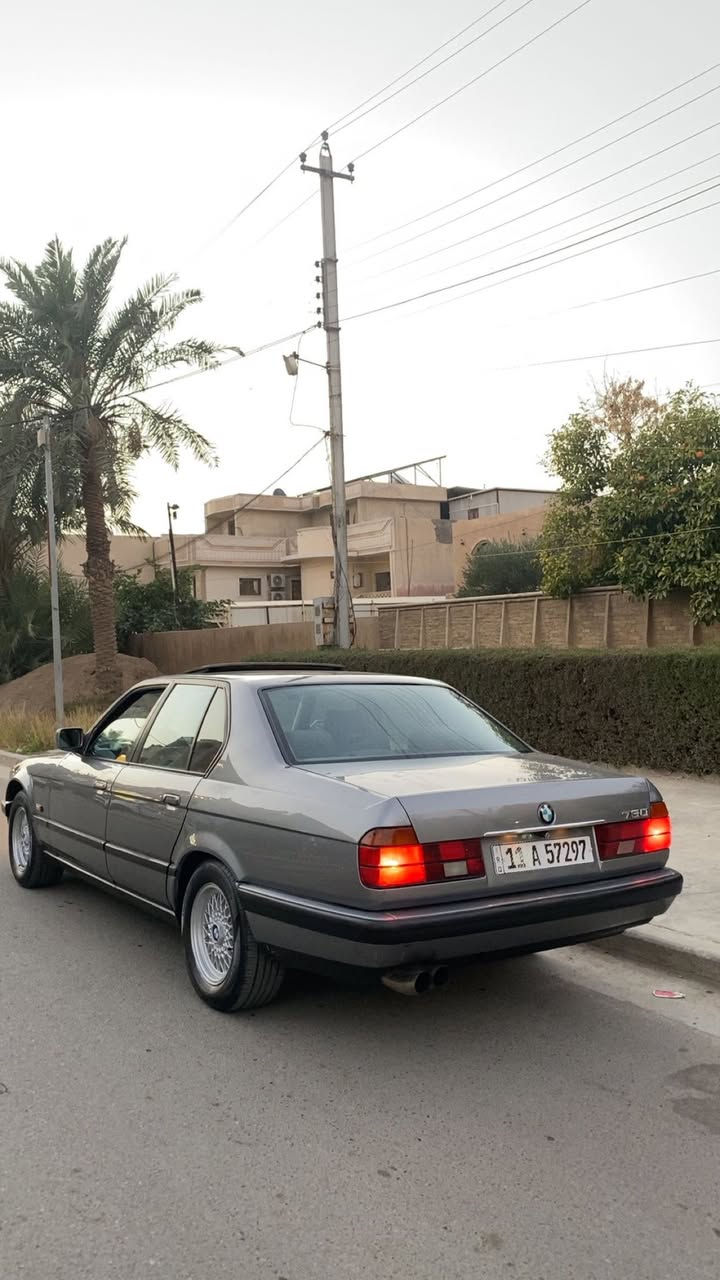 للبيع
Bmw730
سياره موديل ٩١ رقم بغداد الانكليزي هزه جديده باسمي تحويل مباشر 
محرك ٣٠ ٦ سلندر 
محرك كير شغاله ١٠٠/١٠٠
حداديه امامي خلفي جديد 
تبريد شغال ثلج 
موصفات 
دبل ايرباك دبل كمبيوتر دبل جكمجه 
سلايد رووف طكتين 
داخل مخمل  مسند شاشه عرض DVD 
بطاين مخمل صاج ملكي ابو الخط 
نفاظه قلاب 
حساس امامي 
زراك لايت 
ترايش لمتد اسود ترايش دعاميات بلون السياره بلادي 
مرايه وسطيه كهرباء 
مري جانبيه كهرباء 
جام اربعه كهرباء 
مروحه كهرباء F01 
سنتر لوك 
مسجل بلوتوث 
ويل خليه اصلي وتخم تاير جديد 
سياره جديده بمعنى الكلمه وعلى ايد وحده ممركوبه 
كلشي بيها اصلي BMW 
بدون اي نقص جاهزه للاخير مال جناي 
مصبوغه بيها كم قطعه ابيع صبغ عام 
مكفوله من الضربه والخايس 
السعر 73$
للاستفسار الاتصال على الرقم ***********
مكاني السيديه حي الاعلام
