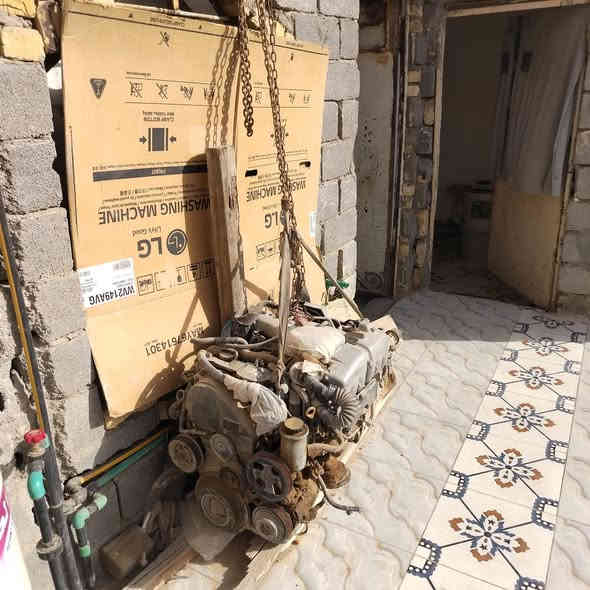 سلام عليكم للبيع دي فور جبير كرستال تحويره كامله شرط الفحص 180 عنوان ناصريه رقم الهاتف ***********
