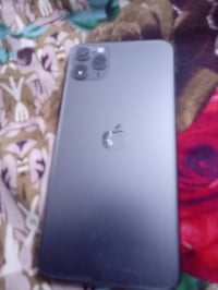 عندي ايفون 11 برو ماكس جهاز مفتوح شاشه اصليه وبطارية مبدله مكاني بغداد...