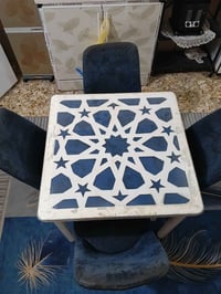 ميز طعام • ٤ كراسي • مستعمل