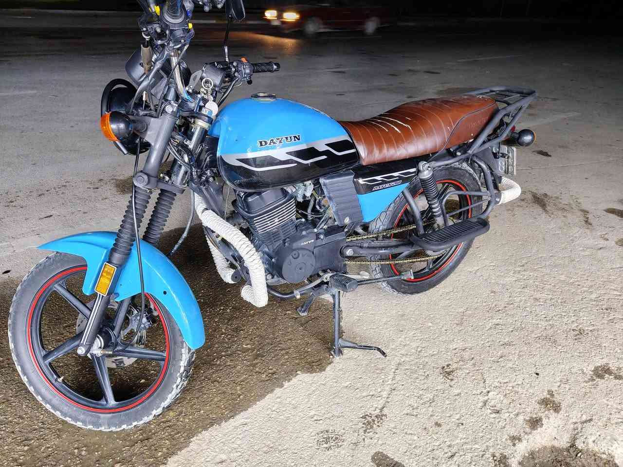 السلام عليكم 
دايوان نفخ جبلي 23 نظيفه 
كفاله عامه 
مكينه: 200cc
رقم سنويه 
مداور شوكت ما تريد 
السعر 2.5 و بيها مجال حگ الجيه 

للتواصل:***********
