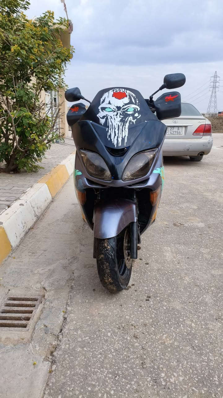 فورزا 08
اوراق كاملة منفيس وكمرك 
شلعتها تخبل مابيها اي نقص عوزها بس دوشمة للكشن
السعر 750 وبيها مجال
***********
مكاني الديوانية
