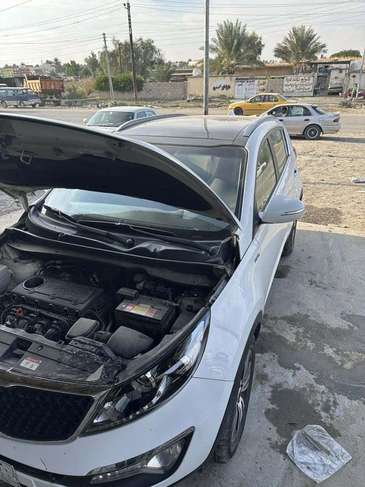 اعادة النشر بسبب الوعود الكاذبة وجماعة احذف المنشور واني جايك بالطريق 
كيا سبورتج خليجي باسمي تحويل ثاني يوم 
موديل 2015 ابيض
محرك 2400 دوش

سقف بانوراما

فور ويل 
كشنات جلد ***********
