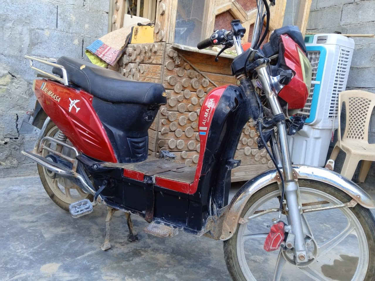 موطور للبيع مكان جبيل سعر 325 نقص بطاريات اتصل عل رقم ***********
