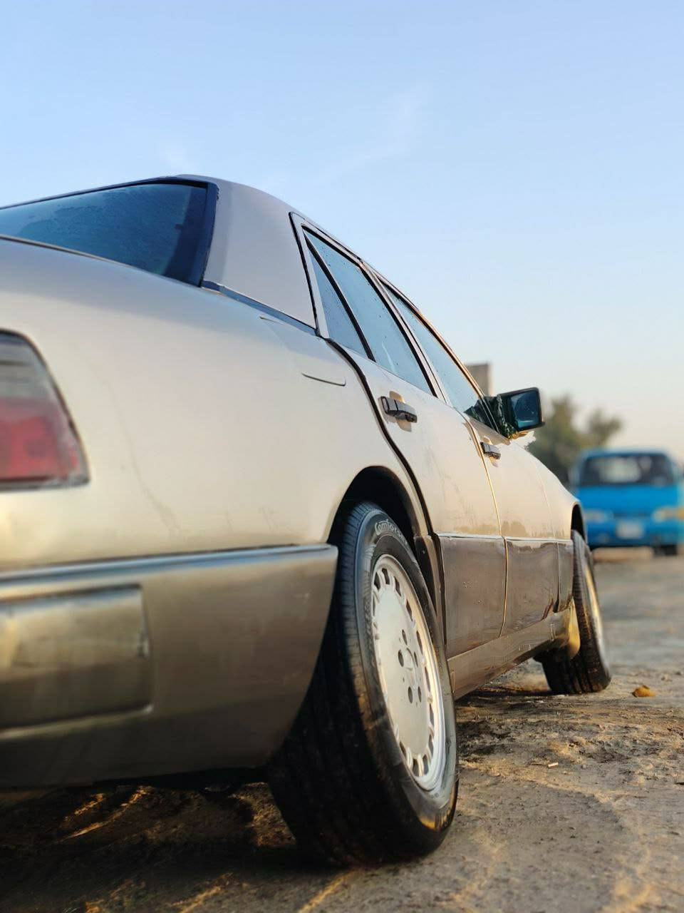 السلام من رخصة الادمن سياره مرسيدس موديل 89مصبوغه جماليه كير ومكينه تمام غرفه نظيفه رقم بغداد انكليزي السياره نصبتها حلوه سنويه ماصاقطه السعر 40وبي مجال مكان السياره الديوانية قضاء البدير وإذا اكو مراوس حسب القناعه رقم الهاتف ***********
