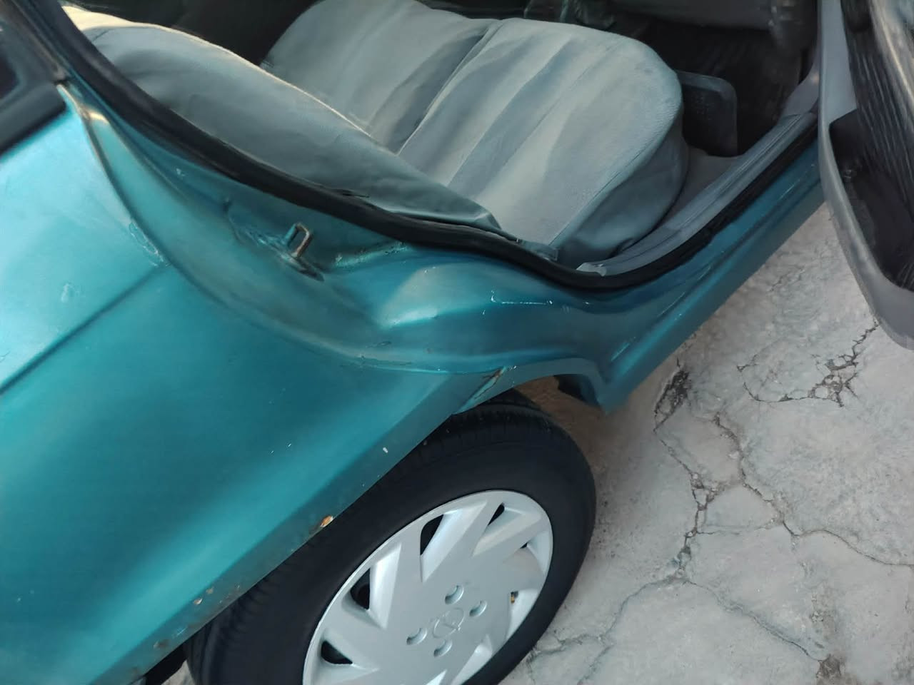 السلام عليكم استرا مكينه وكير جديد طخم تايات جدد طخم جديد محرك كير شرط ستيرن باور بيها كاربون قطره خيسان مابيها بس دواير دوسات***********/***********
