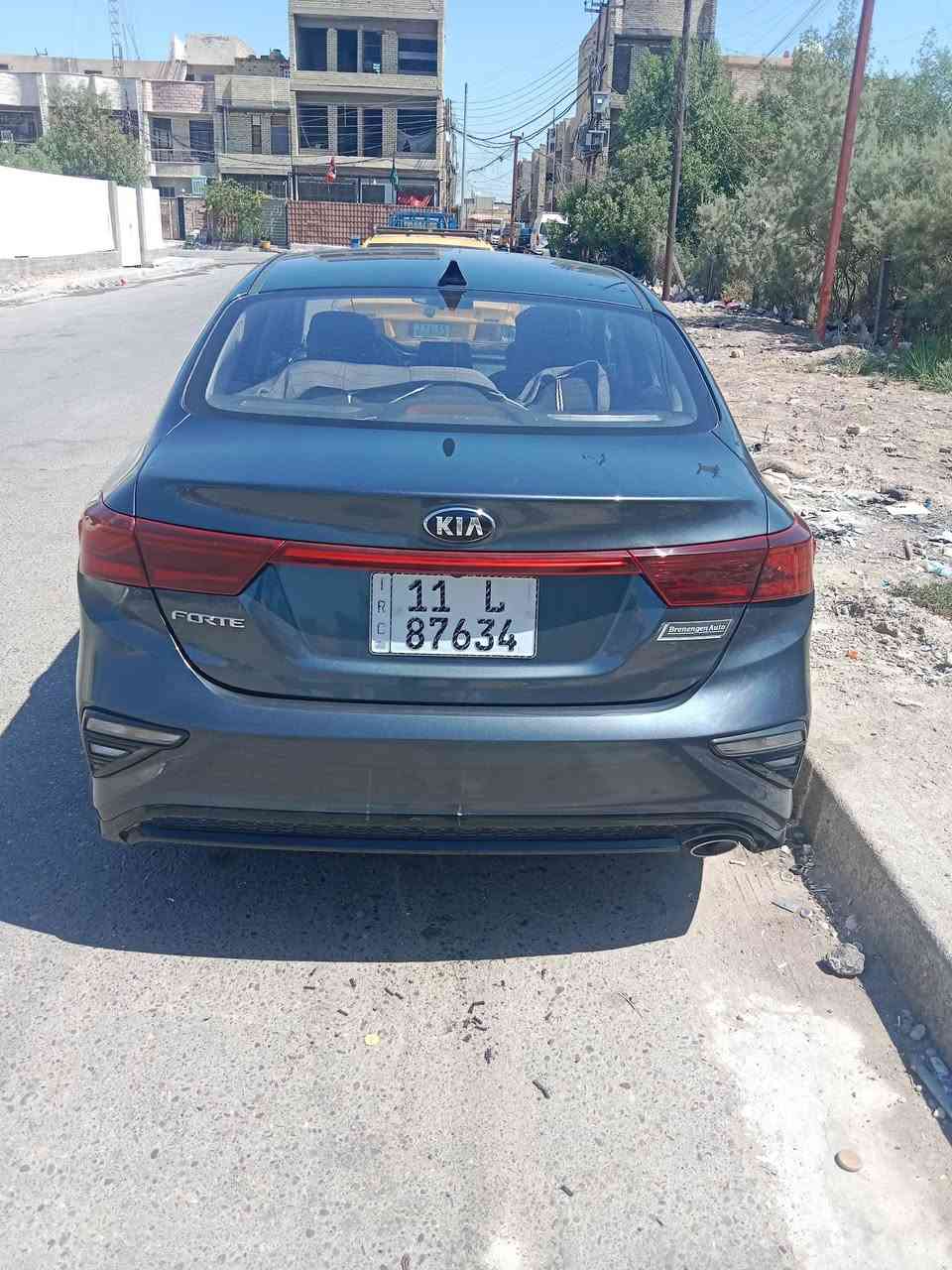 السلام عليكم كيا فورتي موديل ٢٠  رقم بغداد ماشيه ٣٤ محرك ٢٠٠٠  حادثها باب السائق ميدل والباب الخلفي مرشوش كلير  وبيها مكانات بارد قليله  كير سي في تي سياره كلش حلوه وحادثها حلوه لا بجم ولا صندوك صور الحادث مرفقه بالمنشور السعر ١٣٢ للاتصال *********** بغداد مدينة الصدر
