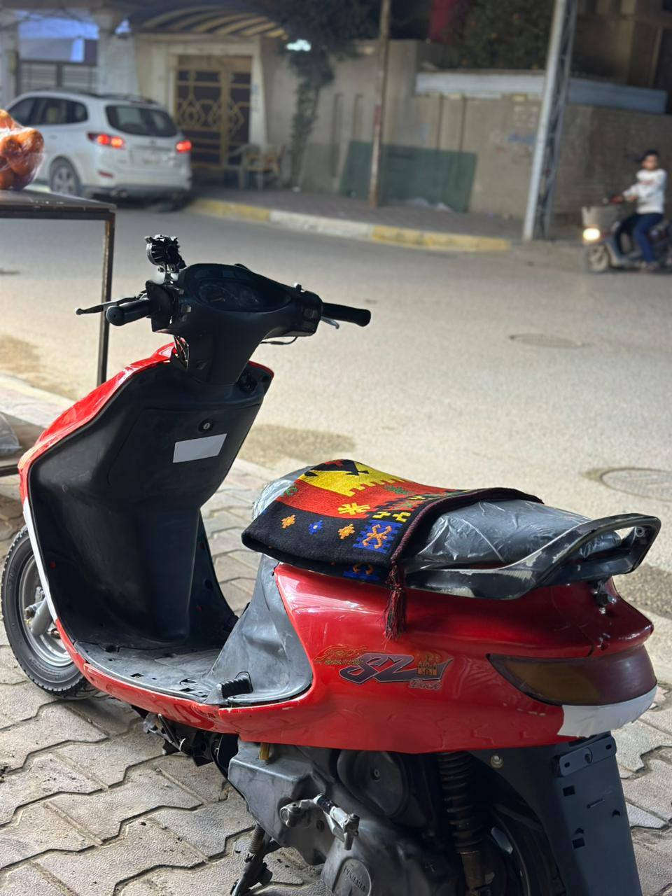 سلام عليكم دراجه فراشه البيع مكفوله  الدراجه مضمومه ماتطلع شعله ومعدل تشك الكاع نضيفه السعر 350 وبيه مجال الشراي المكان طوريج الرقم ***********
