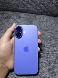 ايفون 16 عادي ذاكرة 128 جهاز جديد ونضيف شخط ما بي السعر 850 وبي مجال ب...