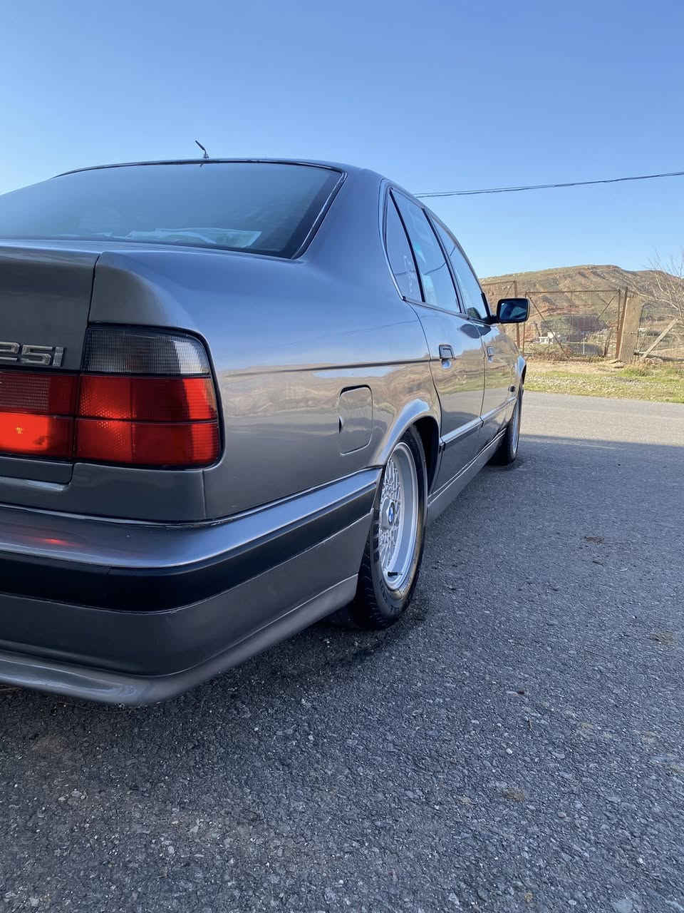 ‎ماشاءالله له ماڵی هه موو لایەك 

‎خوای گه وره به قسمەتی هەموانی بكات  

‎فوول مواسەفات BMW/1993/525iA/E34
ABS/گێڕ ئۆتۆماتیك/سڵایت/
‎مۆدی /S/بەفر
‎كوشن جڵد/هەشت بالیف/فۆڕمیكا
‎پێش گەورە/دەبڵ ئێرباگ/لایت و بەگلایت بیلاد
‎دەعامی پێش و پشتی M
‎پەردە✅
‎ڕەقەم و سەنەوی و ژینگە نوێ 2030✅
‎هەزە ٢٠٢٦✅
‎٤ تایەی لۆك ١٠٠% خاوێن
‎تاقم پێش و دوای تازە داگیراوە كامل چركەی تێدا نییە 
‎تەبرید سارد و گەرم بەشەرت✔️
‎گێڕ و مەكینەو ئەكسل بەشەرت
‎كامل فڕن كراوە بۆ جوانی سەقف بەشەرت بێ مەعجون
‎ویل حەسیر بیلاد 
‎پێش و دوای كەپسە سەیارەكە
‎بڕاوە بەشەرت
‎نوقسانی تیا نییە سەیارەكە چركەو ١٠٠ دۆلار ببڕە
ڕەقەم موبایل:***********
ڤایبەر و واتسئەپیشی لەسەرە تەلەفۆن كە لە خزمەتام
