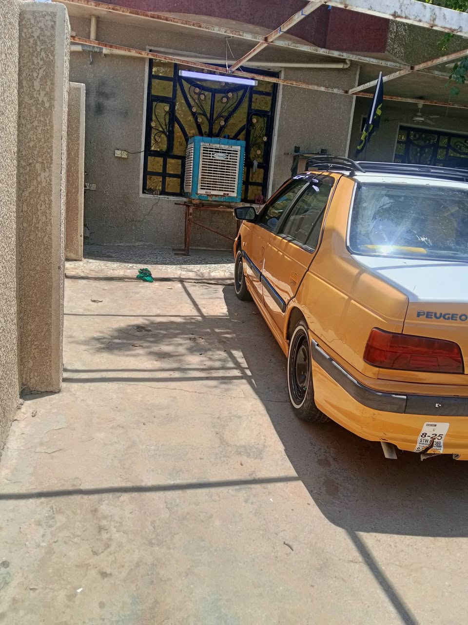بيجو بارص موديل 15سياره مال بيت كفاله عامه تخم تايرصدر إمامي خلفي جديد. تبريد ثلج بدون اي صبغ
 مكان السياره بغداد ناحية الوحده مقابل مجمع ريحانه السعر.   45.  وبيه مجال.   ***********
