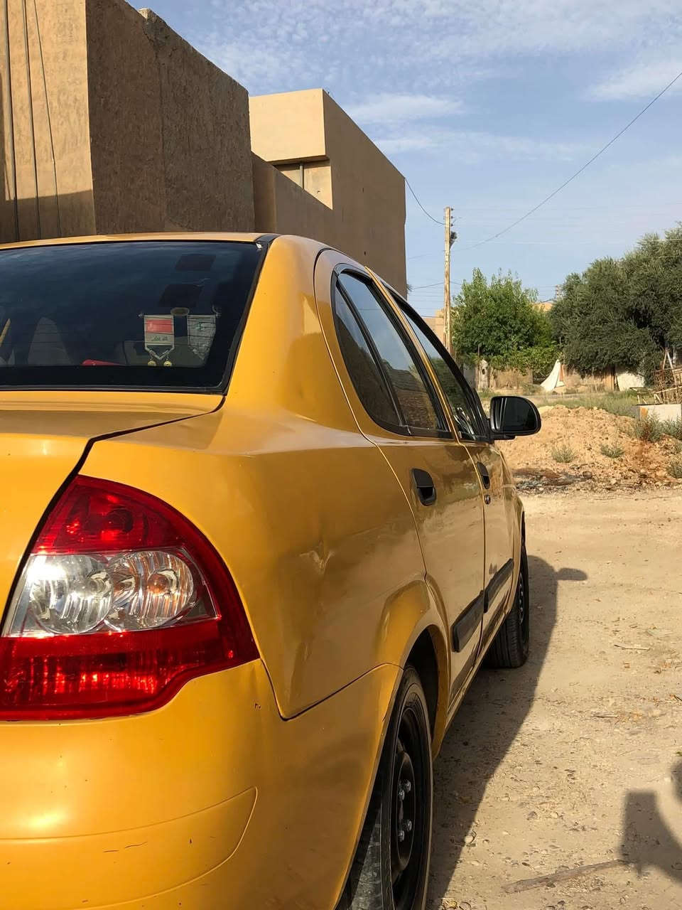 السلام عليكم
طيبة موديل 2016 للبيع 
ماشية 200 الف 
ضربتها موضحه بالصور وبيها معجون بالچاملغ الخلفي 
بنيد مبدل اصلي شركة
تبريد تدفئة شغال 
كهربائياتها كلهن شغالات 
السعر 36 وبيها مجال بسيط 
***********
