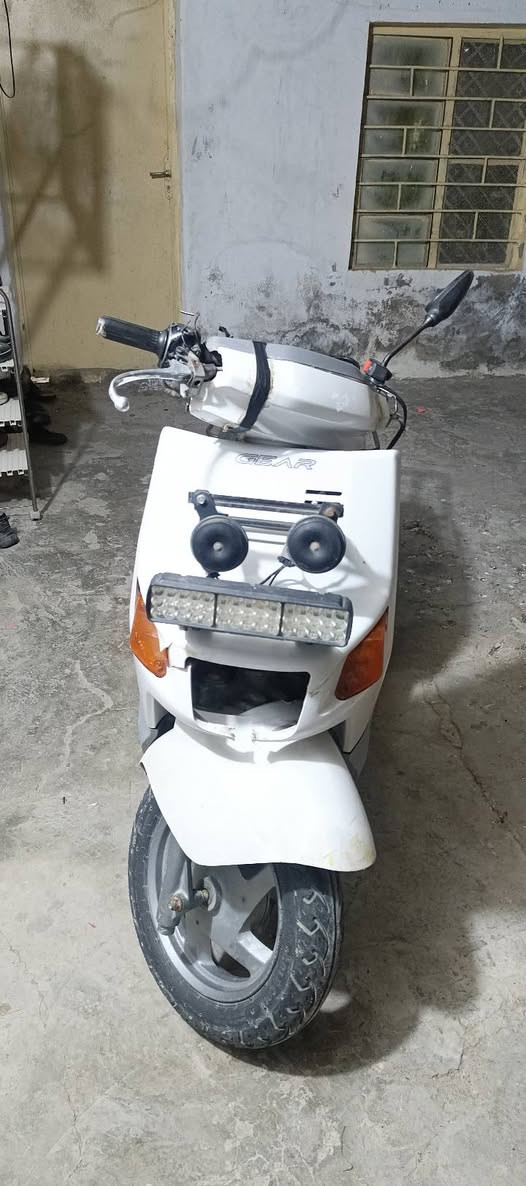 السلام عليكم
دراجة بيكم 
للبيع بـ125 الف 
نضيفة بس الكفر المامي بي طكة مثل متشوف 
وبيهة مجال حك الجية وبيكم خير وتدللون 😇😁


**إذا كنت صاحب هذا الإعلان وتريد حذفه لأي سبب، رجاءا أرسل رسالة إلى الدعم الفني**