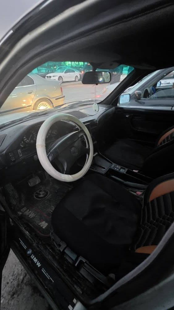 Bm 525   1991
كئر تماتيك مه كينه كبس  دوو جام كاره باي 
عام به غ  سلايت  تحويل شه رت 
 7ورقه غرامه يل سه ر  
سعر 53مه جاله كئ تئدا هه ي
رقم خودان *********** دهوك, العراق
