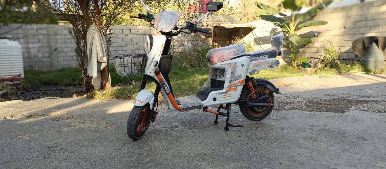 السلام عليكم.
دراجه شحنH900 للبيع دراجه نضيفه كبال عينك دراجه وجديده كلش. 
المواصفات: 
سرعه 99 حقيقي 80 

كلوبات زنون بومه كلش عالي ابيض واصفر والوان احمر بنفسجي ازرك 
 
نضام التشغيل كارت وسويج وبصمه
 
وبيه سماعه صوت عاليي
 
بطاريات كبار 5
 
دبل اشاره 

دسكات بريك امامي خلفي دهنن

السعر 600 وبي مجال للشراي 

شاشه تحدديد عطلاتت 

للاتصال ***********
