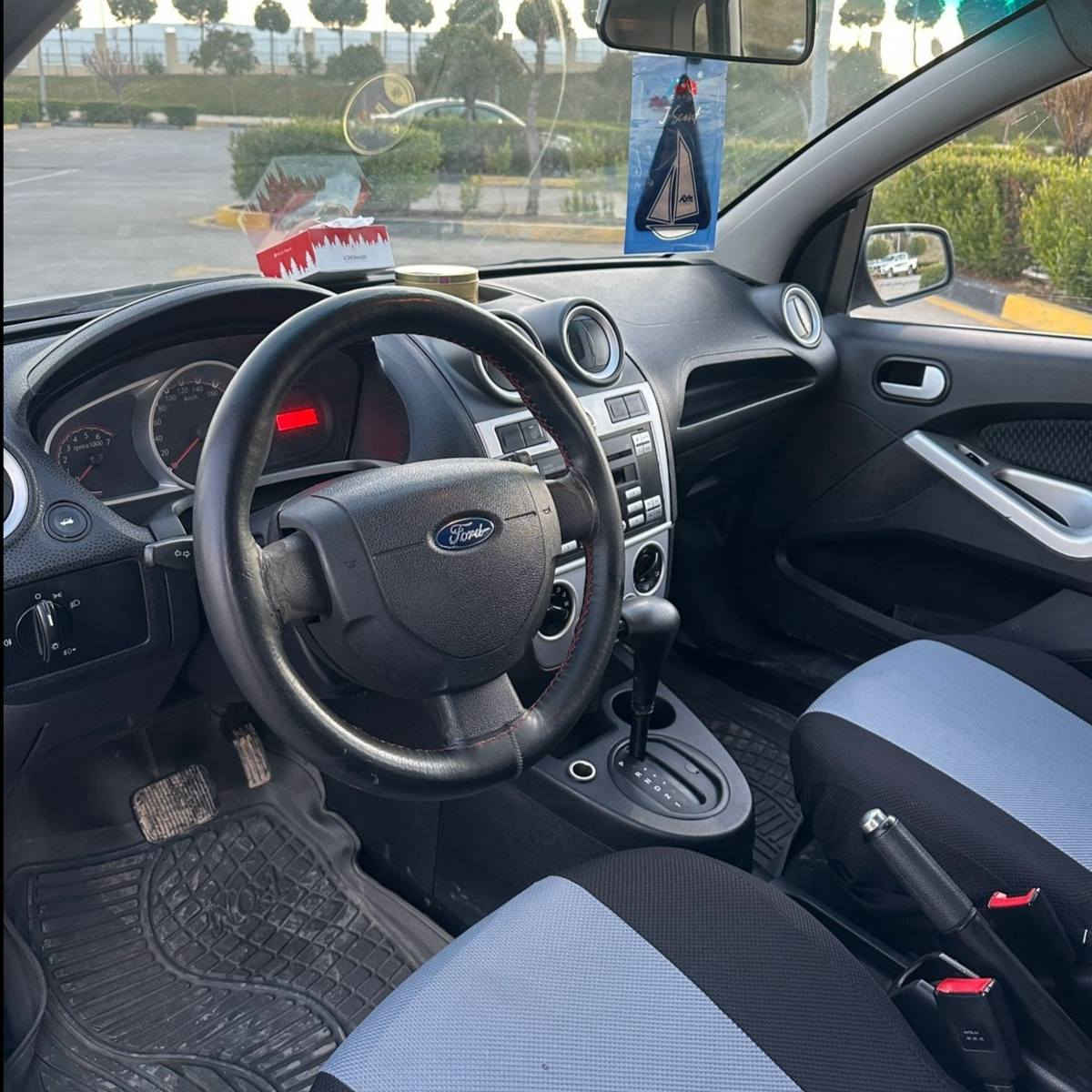 فۆرت فیگۆ 2015 گێڕ ئۆتۆماتیک
سەنەوی تا ٢٠٢٨ تازەیە ڕەقەم تازە
١٤٤٠٠٠ کم ڕۆشتووە
نیو چەمەلەغی بۆیاخە لە ڕەسمەکە دیاری کراوە
بێ ئێرباک و بێ ناوگرتن
سلێمانی 

سـعـر : لە کۆمێنت داوابکە ڕاستەوخۆ بۆت دێت 📥 

گێر و مەکیەنەی بەشەرت 
مەکینە و گێڕی نەکراوەتەوە 
هیچ کێشەیەکی تێدا نییە 

ژمارەی خاوەنەکەی 
***********
