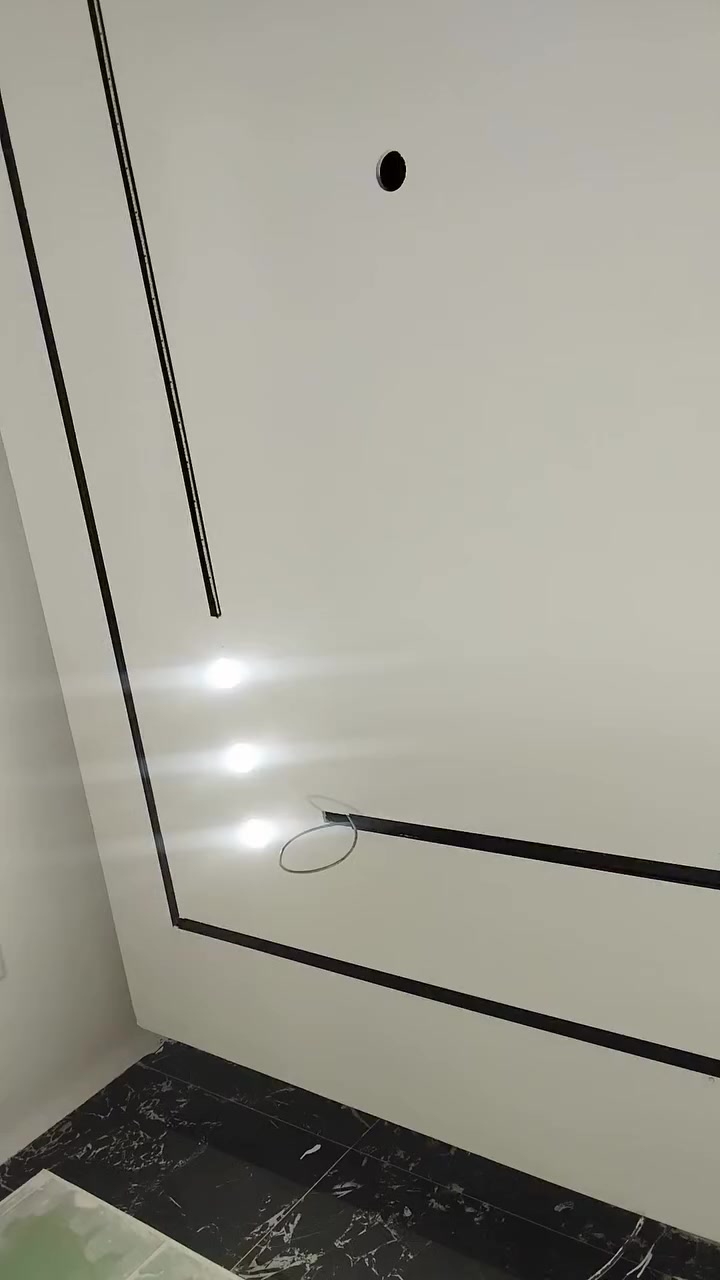 سلام عليكم خلفه ديكور متفرغ للعمل  ***********
