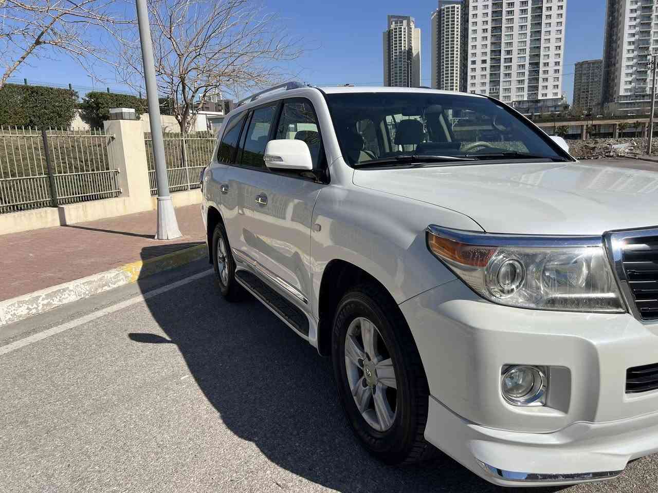 السلام وعليكم للبيع لاندكروزر 2011GXR
6سليندر محرك مامفتوح
تخم تايرات جديده
سنويه وارقام. جديده
بدون صبغ
10سم تعديل بارد بسيط جدا 
ماشيه 228
السعر315$سعر جدا مناسب
مكانها السليمانية للاستفسار فقط اتصال ☎️ 
￼***********
