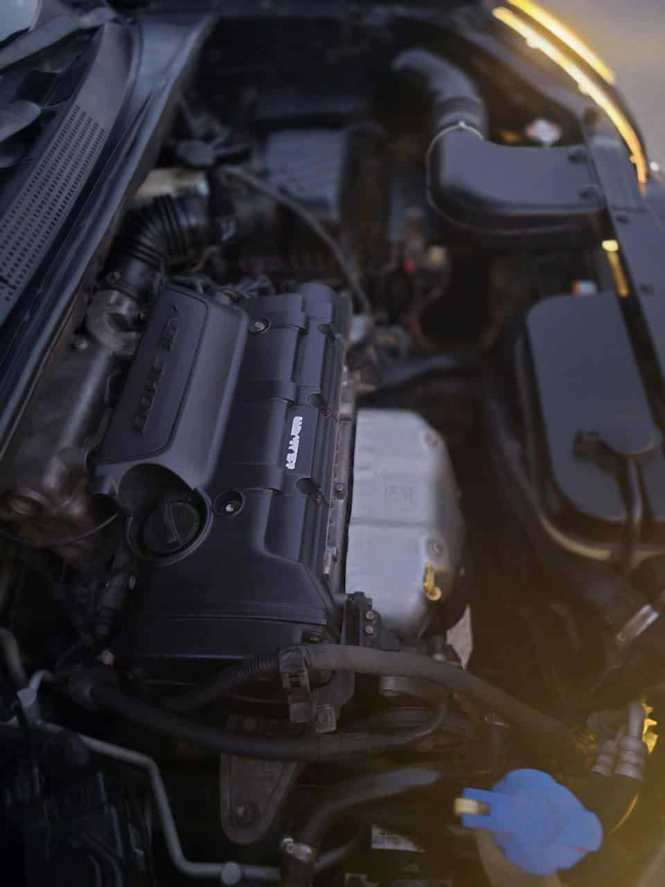 السلام عليكم للبيع توسان موديل 2008 وارد أمريكي ضربته جاملغ أمامي وبنيد بيه قطع صبغ صدر أمامي جديد وزوج تايرات جدد تبريد ثلج تدفه مكينه وكير خير من الله محرك 2000دوش 
مكان /واسط /قضاء الحي 
السعر 93 وبيه مجال حك الجيه
***********
