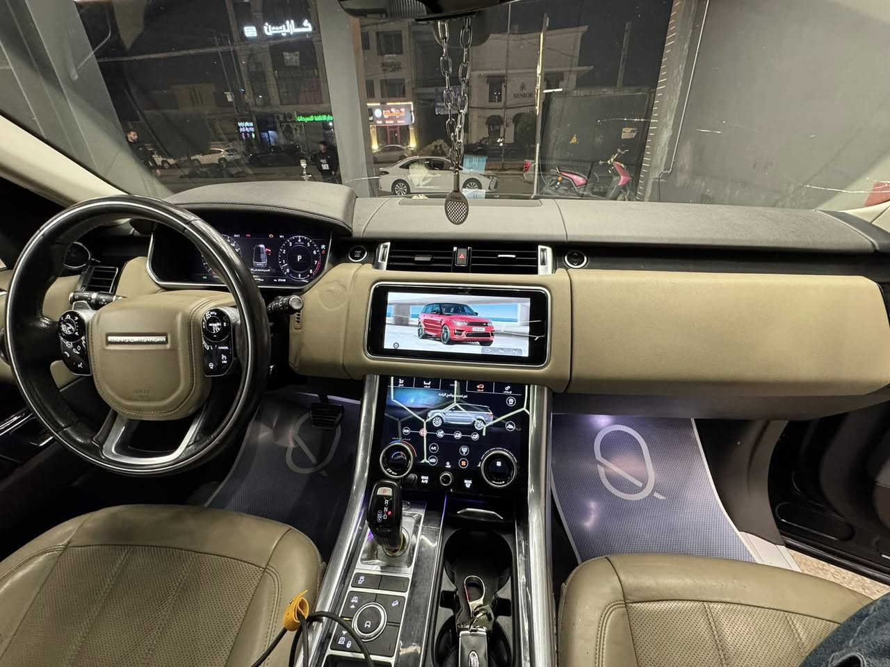 Rang rover 2021 sport hse
فوول مواصفات السياره للأخير معروفه مواصفاتهه
بانوراما شاشتين اناره محيطيه بيبان ودوس شفط ٥ كامرات  بغداد بأسمي تحويل مباشر
كير مكينه صدر وضع شركه
ضررهه فقط جاملغ خلفي بدون داخل بدون ايرباك
السعر 470 وبيه مجال بسيط
***********
مكاني المنصور
