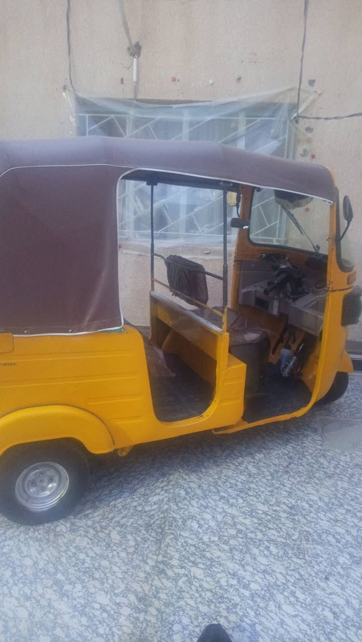 تكاتك طالعه 19شهر 4 تكتك حلوه مرقم السعر 5ونص الشراي ينتصل 
***********
