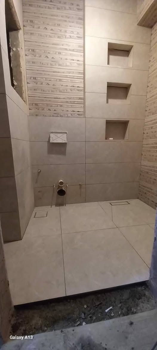 بسم الله الرحمن الرحيم يوجد خلفه سيراميك بورسلين ومرمر وكاشي درجه اولى رقم الموبايل وعلى الواتس ***********
