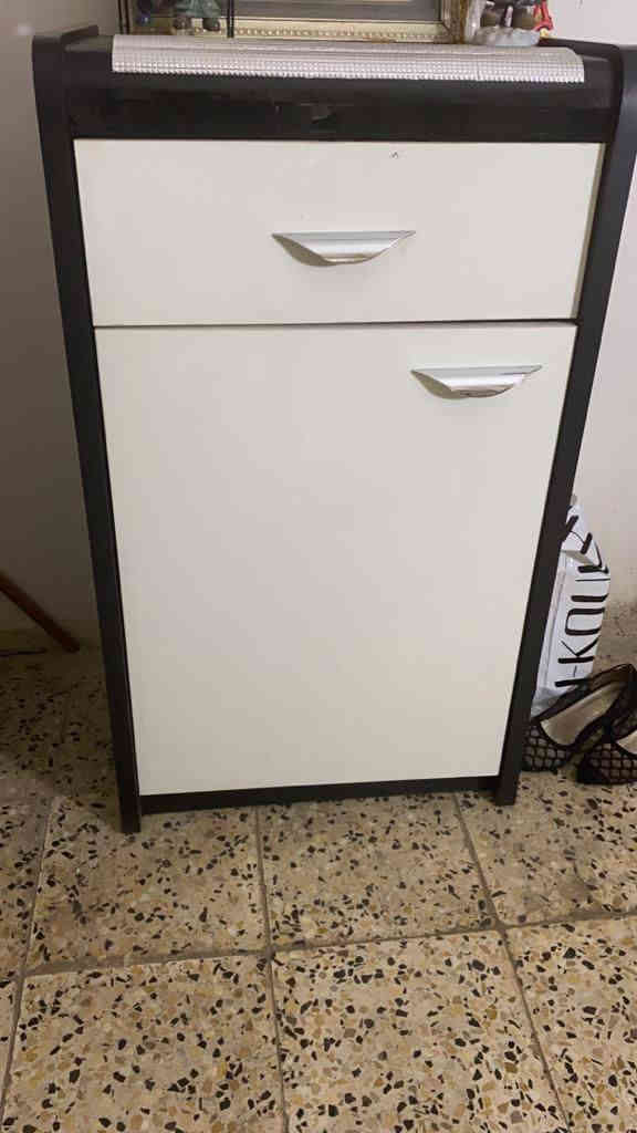 السلام عليكم غرفه نوم تركي 7 قطع درجه اولى جديده السعر مليون وبيهه مجال وأي استفسار هذا رقمي ***********
