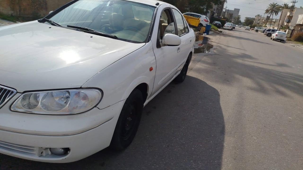 سلام عليكم نيسان سني للبيع ياباني موديل 2006 رقم بغداد رقم وهزه جديد كير عادي السياره مناقصهه كلشي للبيع للاستفسار *********** السعر 75 ورقه
