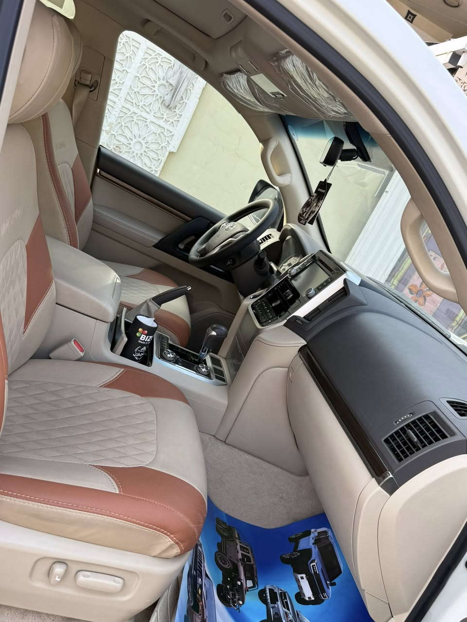 السلام عليكم
لاند كروز 2020 ساز باب اول
كفاله عامة من الصبغ والضربه  
ما عدا ملاحظات ذاكرهن بالصور
محرك 6 سلندر 
رقم أربيل ماشيه 62 ألف
بأسمي السيارة 
فتحه 
دفع رباعي
كشنات إماميه كهربائية 
مري قلاب
وباقي المواصفات معروفه 
تخم تاير جديد شاد الها
 السعر 530ورقه ، 5 شداد و30
مكان السياره بغداد الشعب
***********
