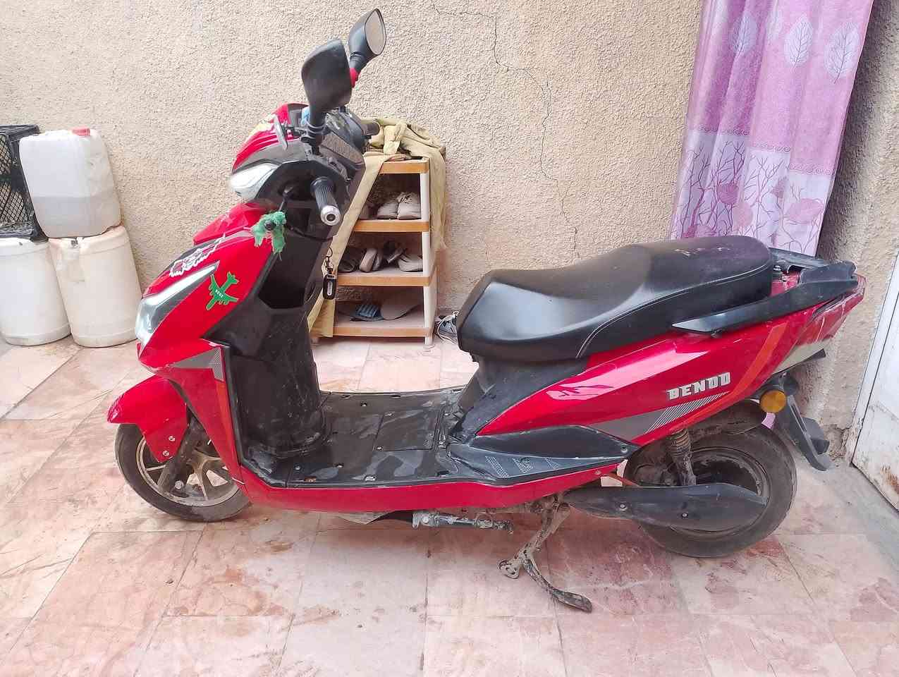 السلام عليكم دراجه شحن للبيع بس الكفر الوراء مكسور تفاصيل السعر الخاص***********
