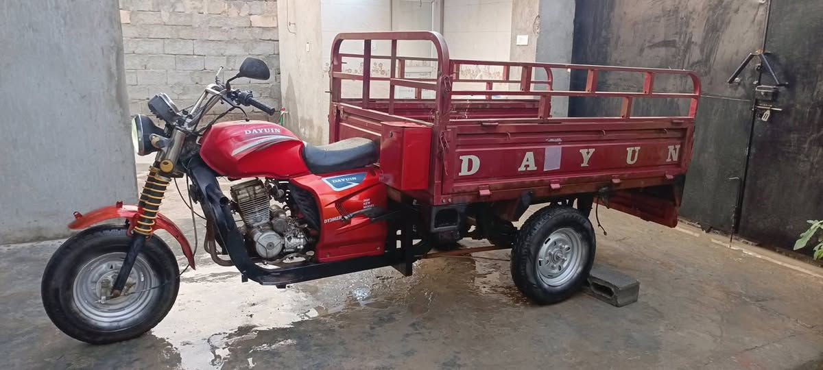 سلام عليكم ستوته موديل2018 للبيع كامله مابيه اي نقص بس اوراقه ضايعه سعر 800 مكاني تاجي ***********
