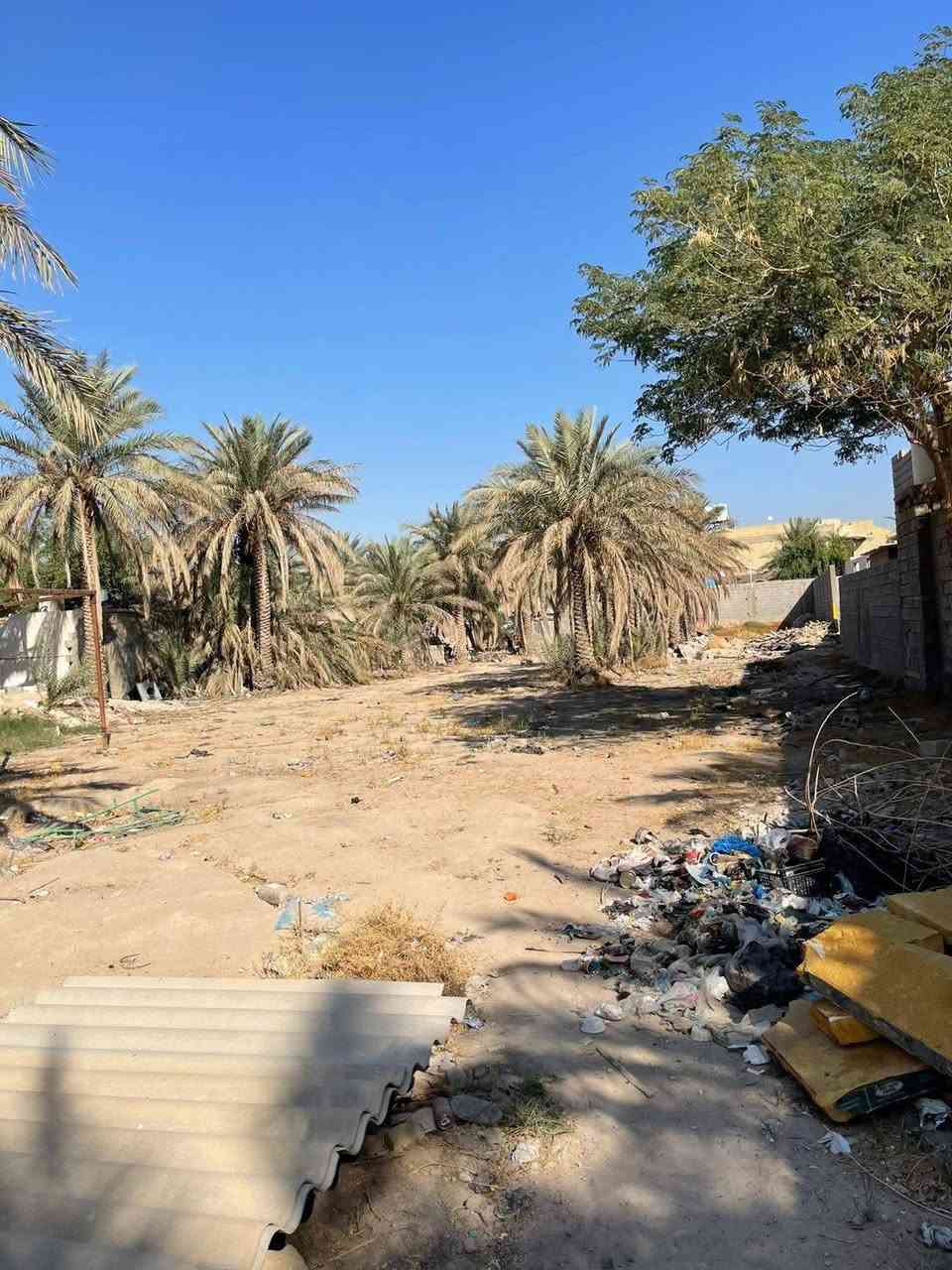 سلام عليكم
قطعت ارض للبيع مع بيتين
كل بيت مساحته 200 متر
كل بيت بي غرفه وهول ومطبخ وتحتوي عله 3 محلات عله شارع
المساحه دونم
العنوان كربلاء /طريق يا حسين قرب جامعة العميد رقم العمود 1212
استفسار الرقم /***********
