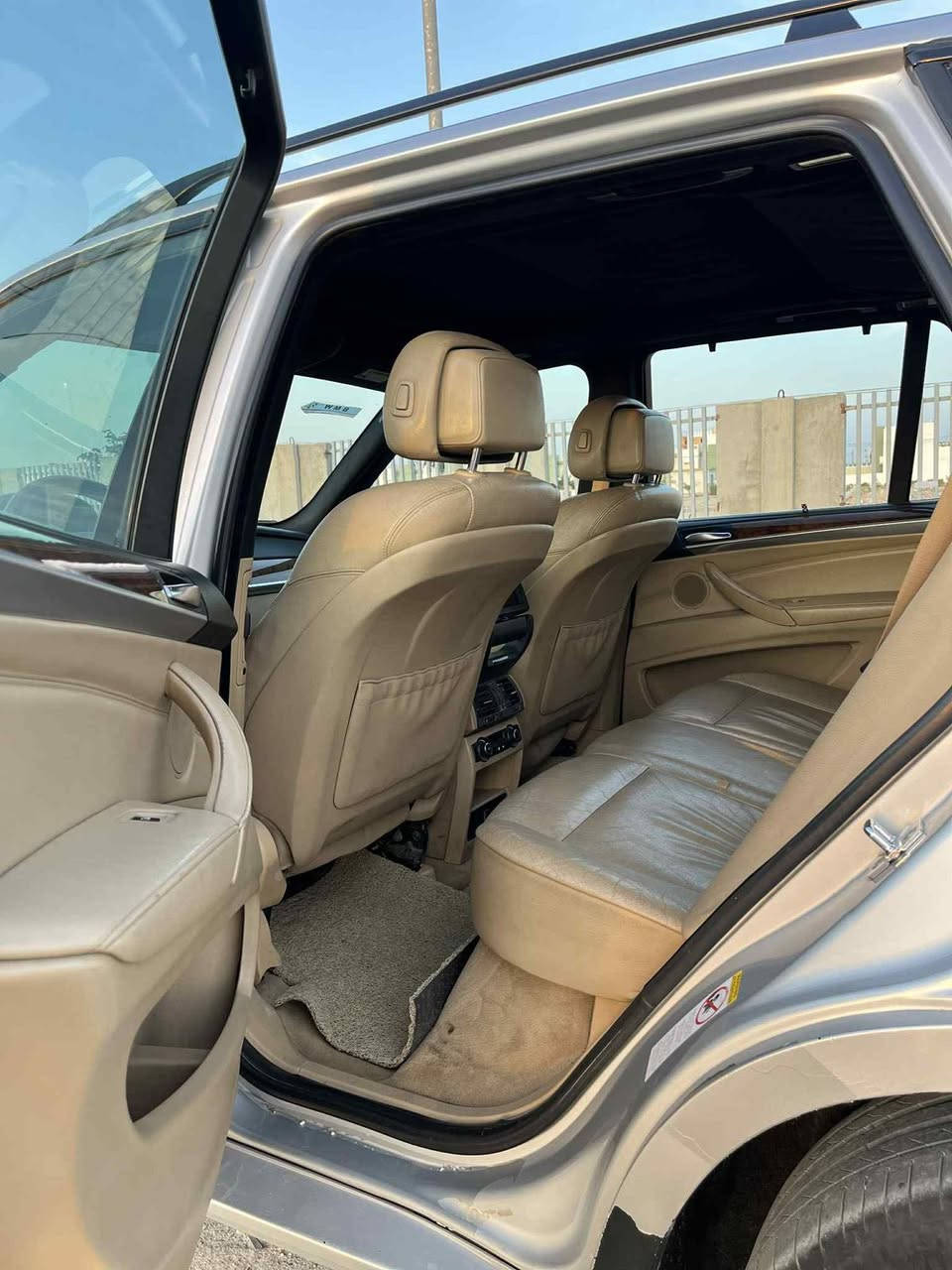 بيع مستعجل بسبب الضروف X5 2009 للبيع $100 قفلها من الاخير ***********
